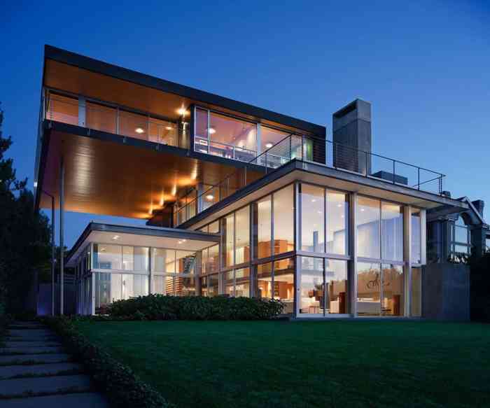 Contemporary glass house design