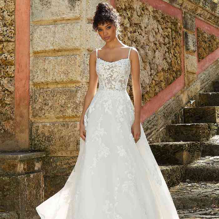 Ball gown wedding dresses with sweetheart neckline