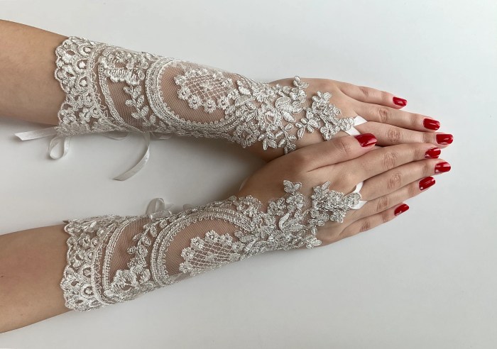 Gloves for wedding dress